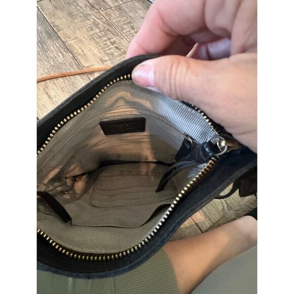 Margot New York Women's Black Genuine Leather Adjustable Straps Shoulder Bag - Picture 11 of 13